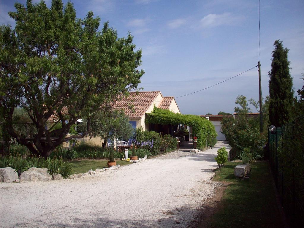 Les Vergers Saint Baldou Bed & Breakfast Cavaillon Ngoại thất bức ảnh